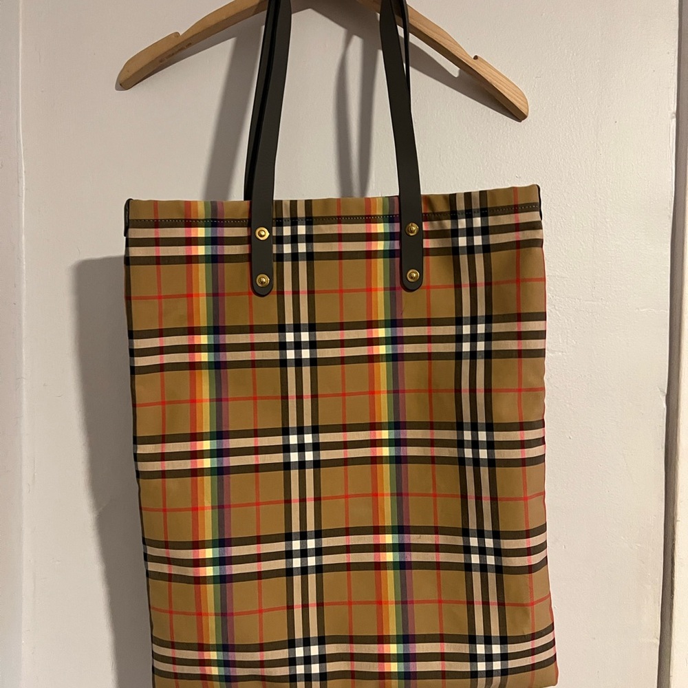 Burberry Vintage Rainbow Nova Check Pride Large Shopper Tote - Picture 2 of 7